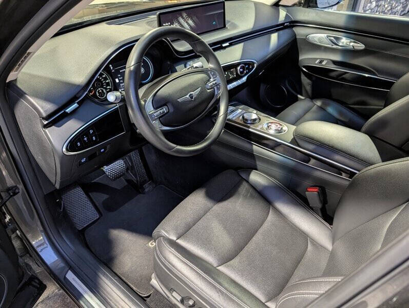 2025 Genesis GV70 2.5T Standard