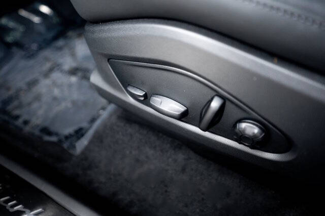 2025 Porsche Macan Turbo Electric