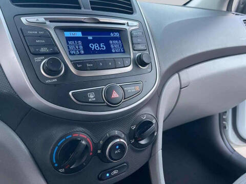 2017 Hyundai Accent SE