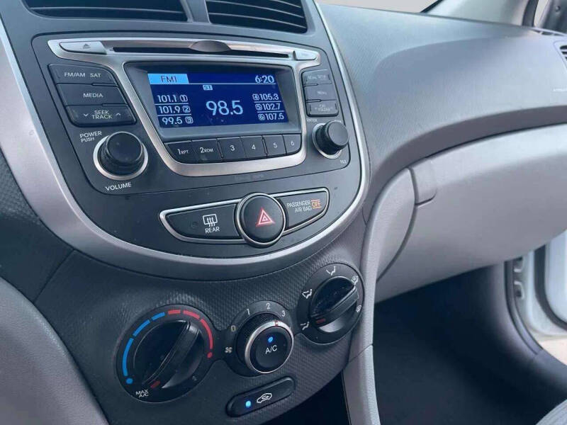 2017 Hyundai Accent SE