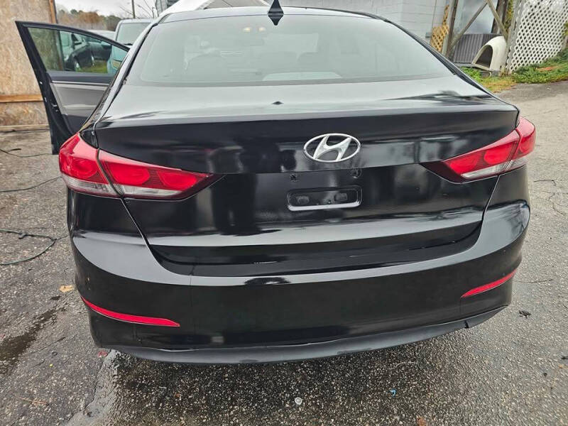 2017 Hyundai Elantra SE