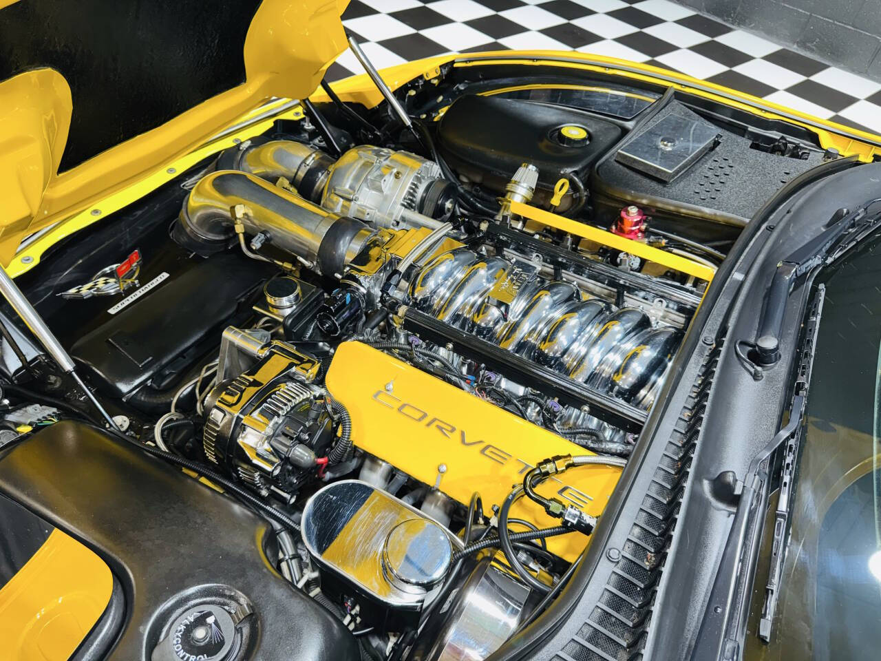 2001 Chevrolet Corvette 24