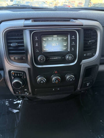 2017 RAM 1500 SLT