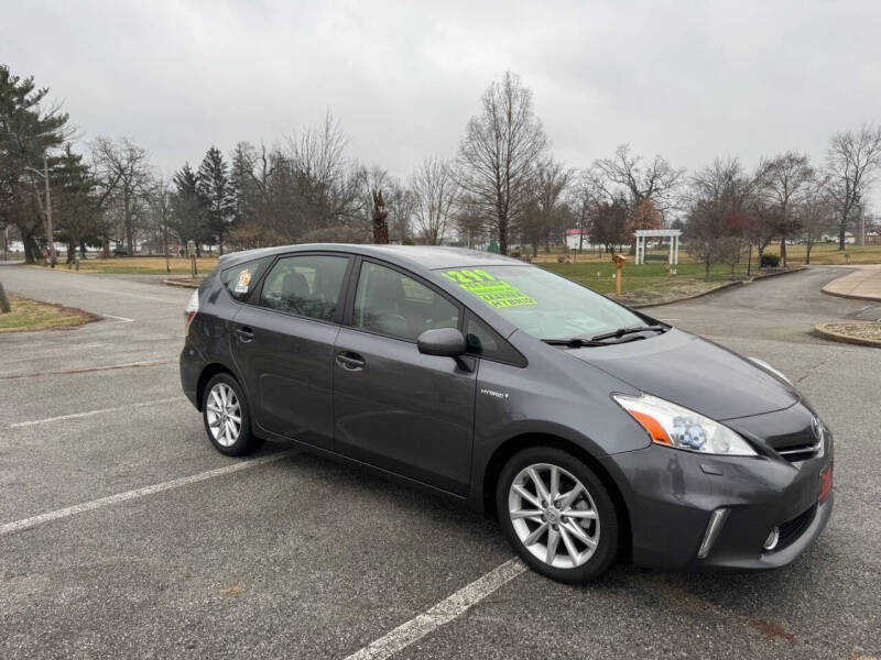 2012 Toyota Prius v Five