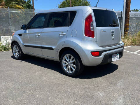 2012 Kia Soul +