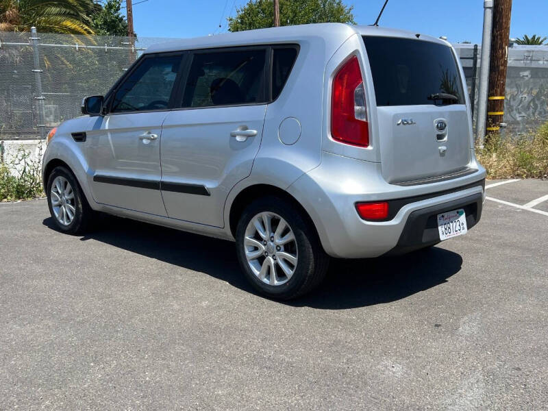 2012 Kia Soul +