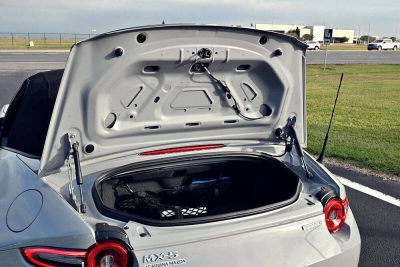 2025 Mazda MX-5 Miata Club