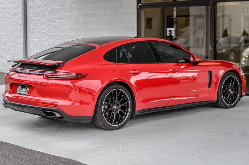 2018 Porsche Panamera 4