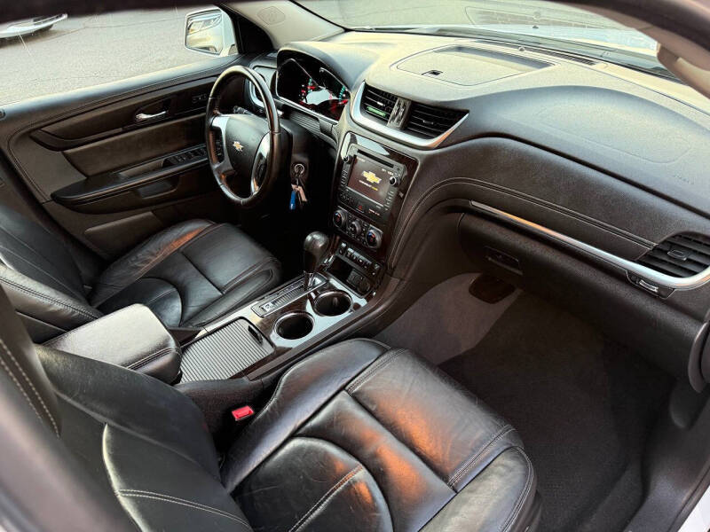 2017 Chevrolet Traverse LT