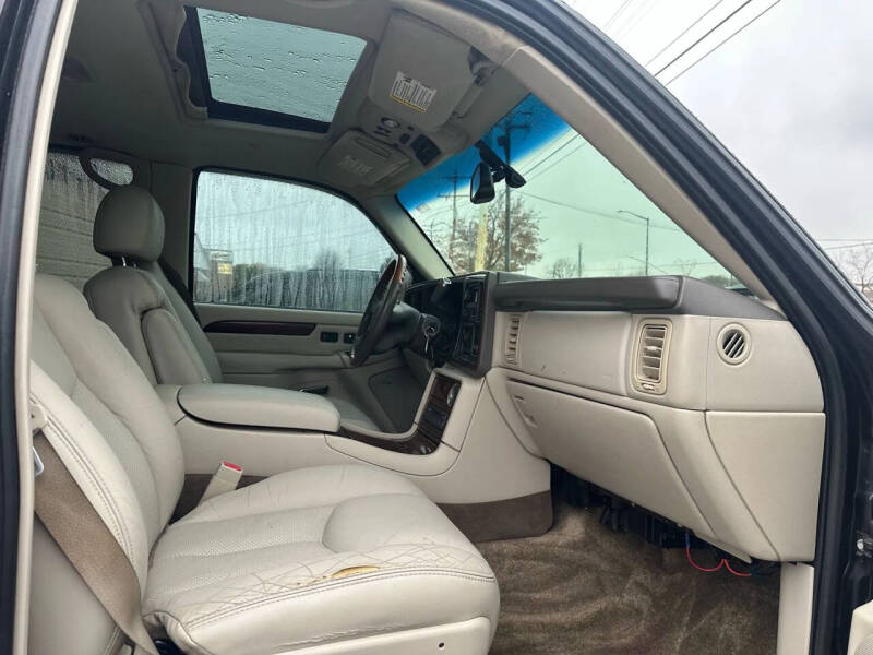 2003 Cadillac Escalade