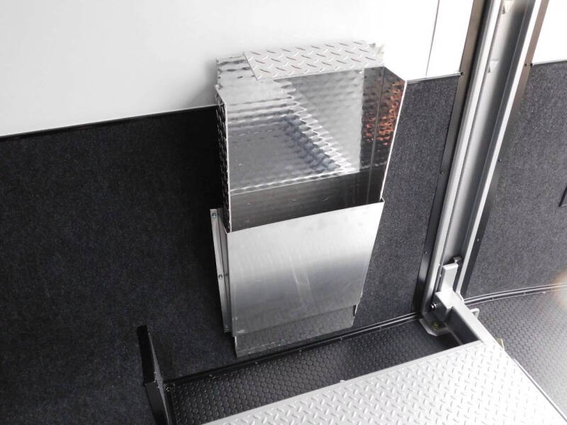 2025 United Trailers USH 28' Stacker Race Trailer L