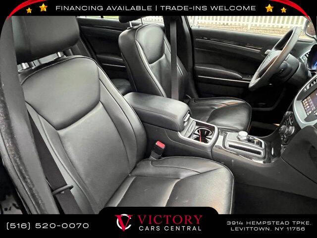 2023 Chrysler 300 Touring L