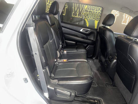 2020 Nissan Pathfinder SL