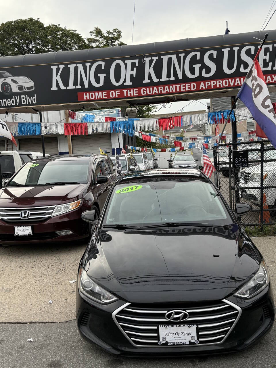 2017 Hyundai Elantra SE 4dr Sedan PZEV (US) - Black exterior view 13
