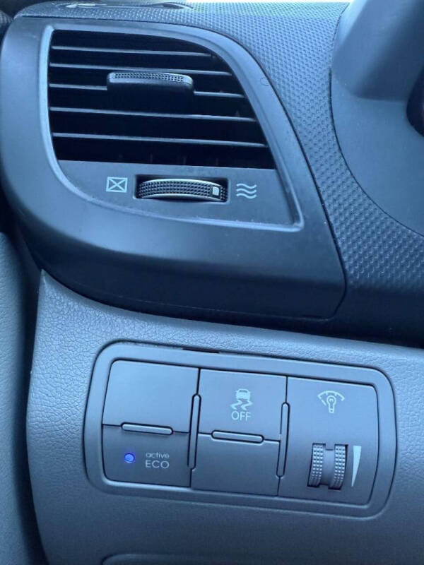 2017 Hyundai Accent Value Edition