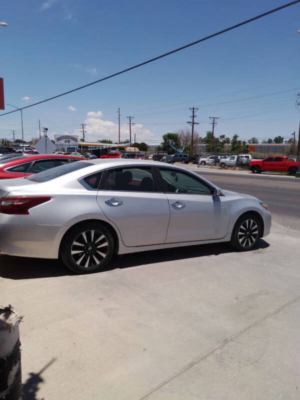 2018 Nissan Altima SV photo 5