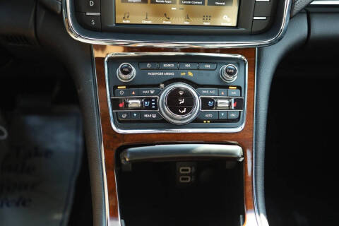 2019 Lincoln Continental Select