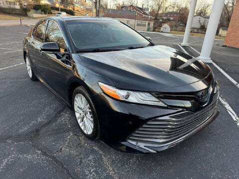 2018 Toyota Camry for sale at Premium Motors in Saint Louis MO