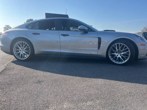2018 Porsche Panamera 4