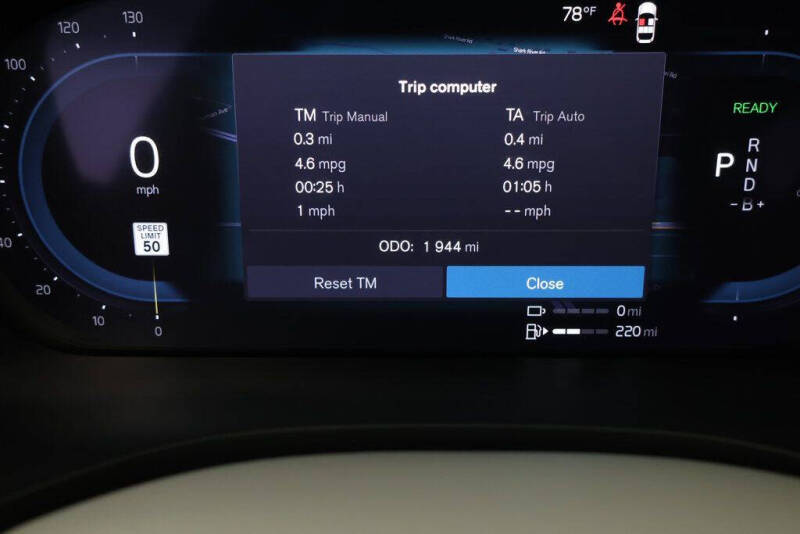 2025 Volvo XC60 T8 Ultra Dark Theme