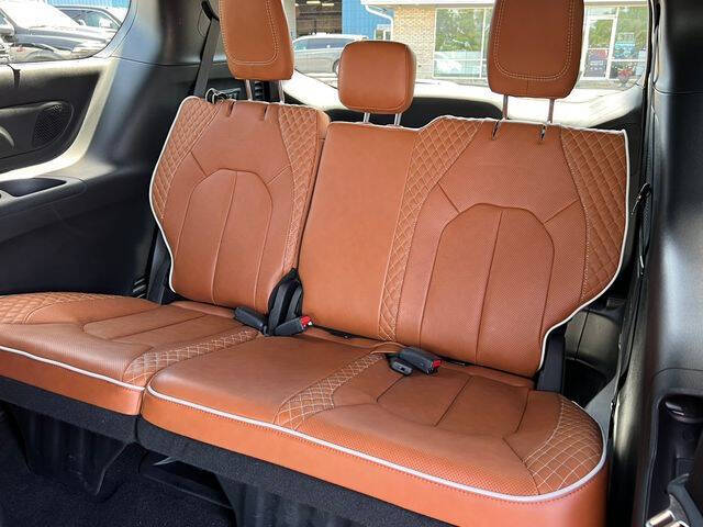 2025 Chrysler Pacifica Pinnacle