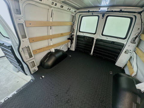 2024 Chevrolet Express 2500