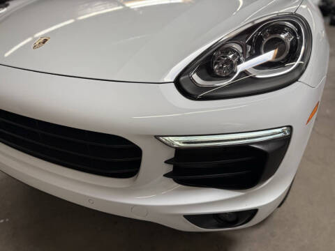 2016 Porsche Cayenne S E-Hybrid