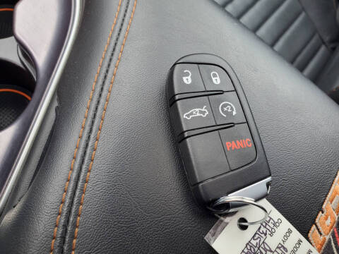 2016 Dodge Challenger 392 HEMI Scat Pack Shaker