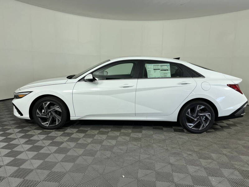 2025 Hyundai Elantra Hybrid Limited