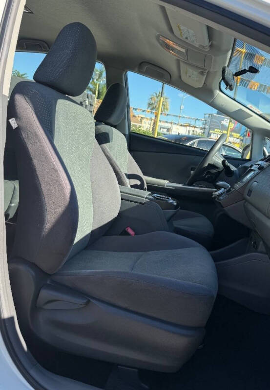 2012 Toyota Prius v Three