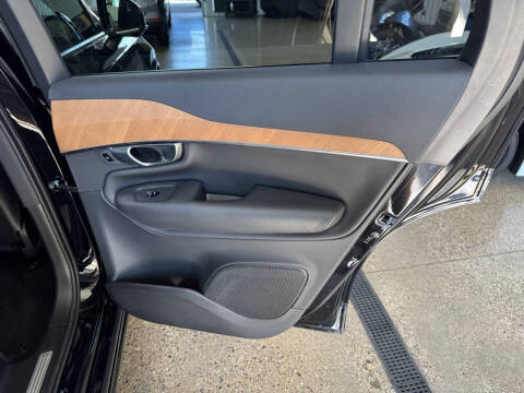 2024 Volvo XC90 B6 Core Bright Theme