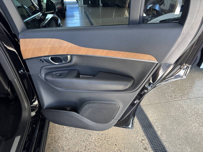 2024 Volvo XC90 B6 Core Bright Theme