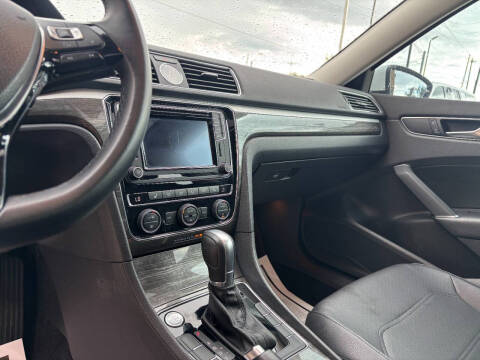 2016 Volkswagen Passat 1.8T SE