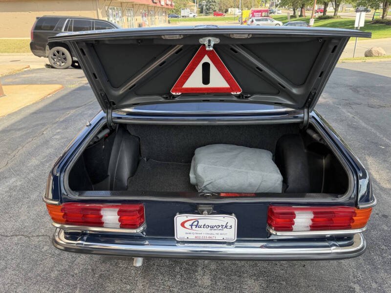 1985 Mercedes-Benz 230