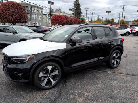 2026 Volvo XC40 B5 Plus