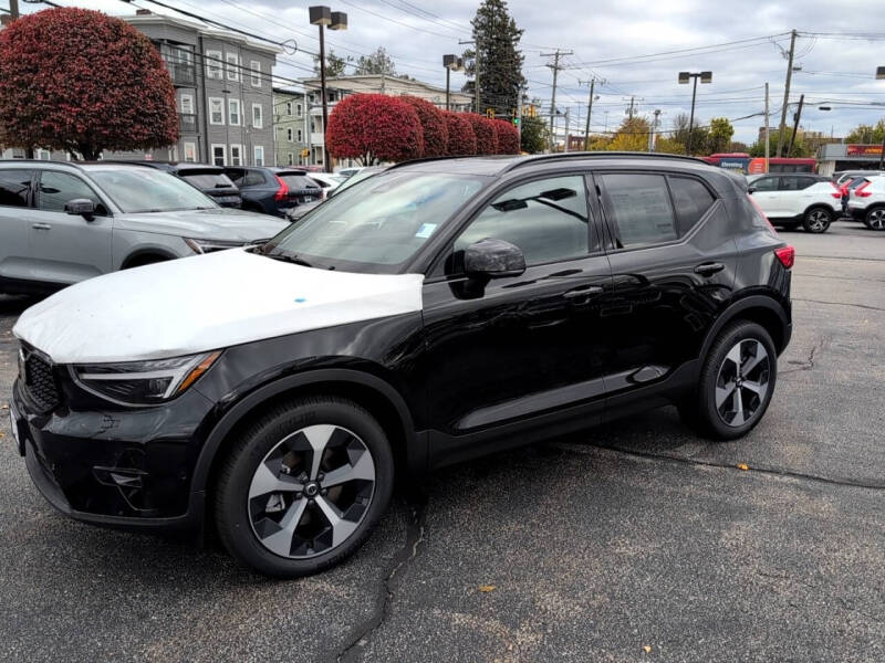 2026 Volvo XC40 B5 Plus