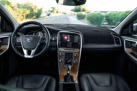 2017 Volvo XC60 T5 Inscription