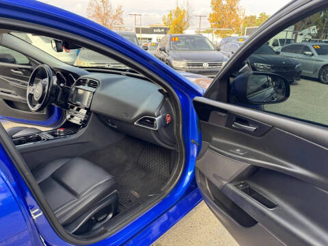 2017 Jaguar XE 35t Premium