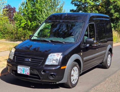 2013 Ford Transit Connect for sale at CLEAR CHOICE AUTOMOTIVE in Milwaukie OR