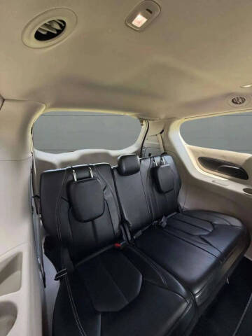 2020 Chrysler Voyager LXi