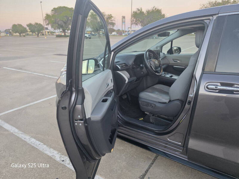 2021 Toyota Sienna Limited 7-Passenger