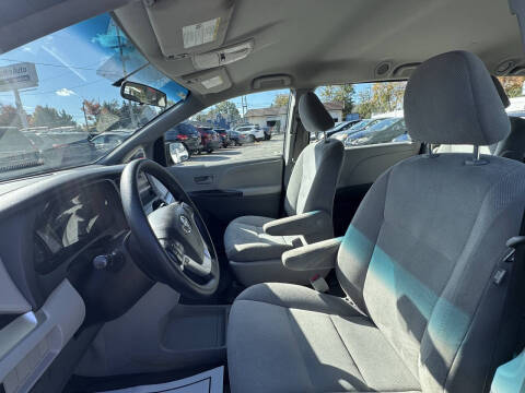 2015 Toyota Sienna L 7-Passenger