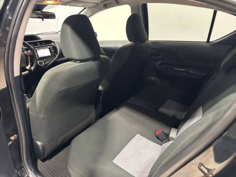 2019 Toyota Prius c LE