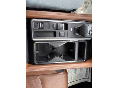 2022 Nissan Pathfinder Platinum