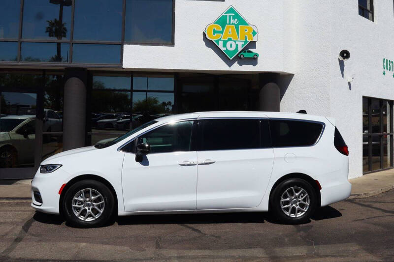 2024 Chrysler Pacifica Touring L