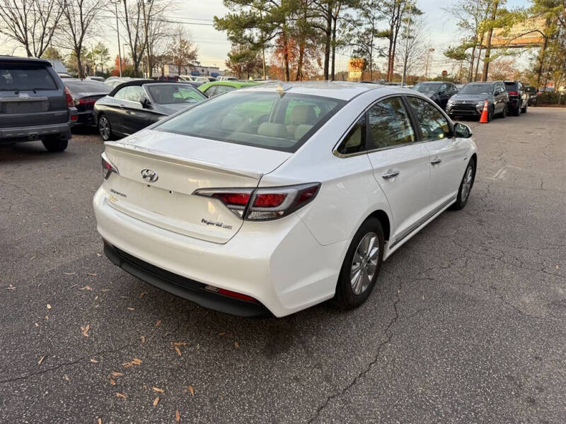 2016 Hyundai Sonata Hybrid Base photo 7