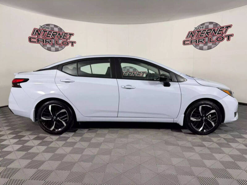 2025 Nissan Versa SR