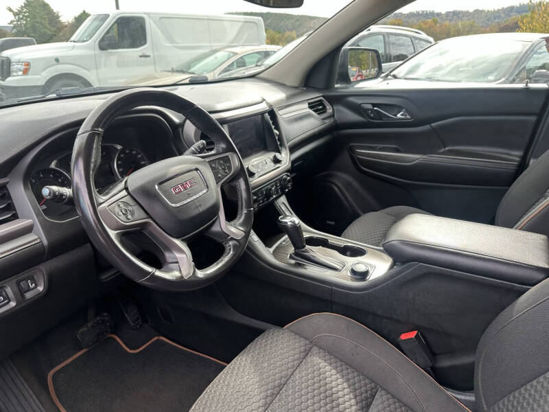 2017 GMC Acadia SLE-2