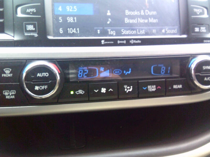 2017 Toyota Highlander Limited Platinum