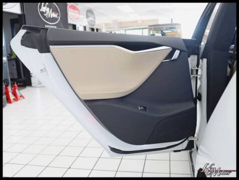 2015 Tesla Model S 90D